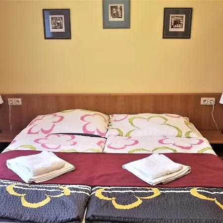 Hanspaulka Garden Apartment Prague