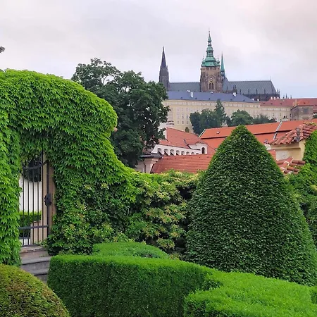 Hanspaulka Garden Apartment